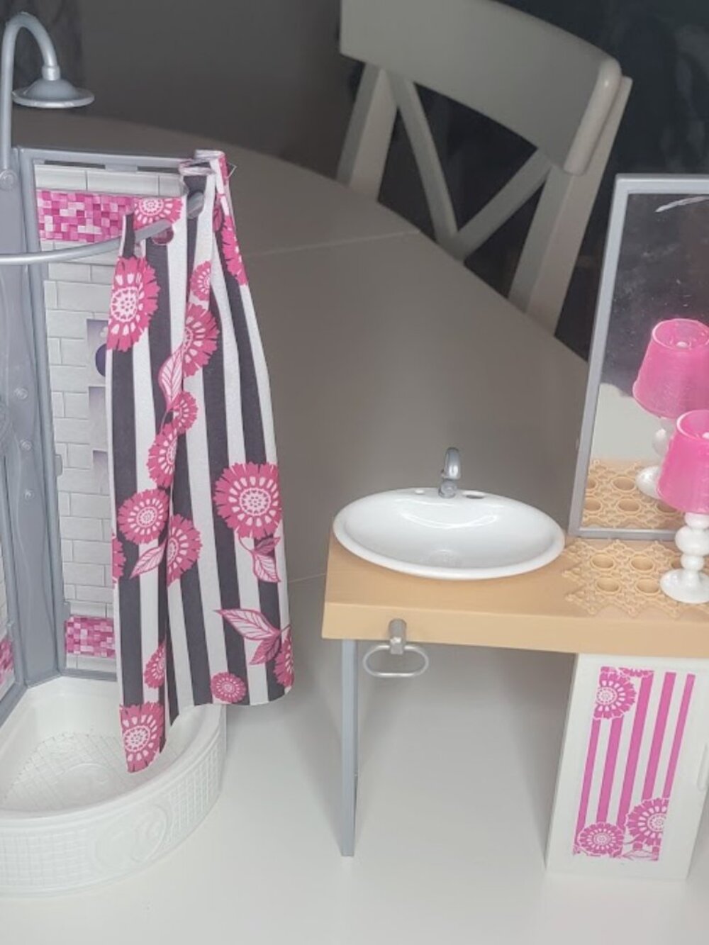 Barbie Deluxe Bathroom Vanity Sink Mirror & Shower 2015 Mattel CFB61 Furniture
